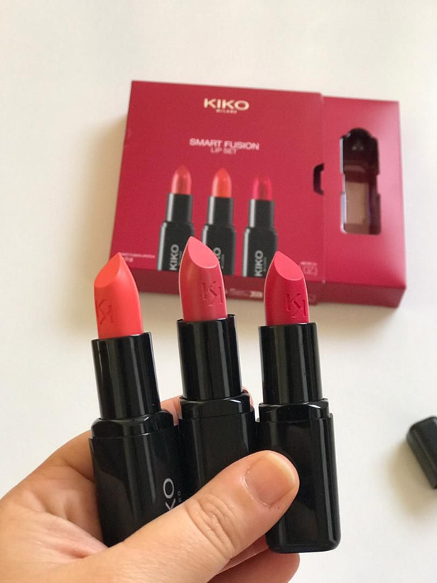 ماندگاری بالا،آبرسانی بالا،پگیمنت بالا،جامد ،حاوی ویتامینE